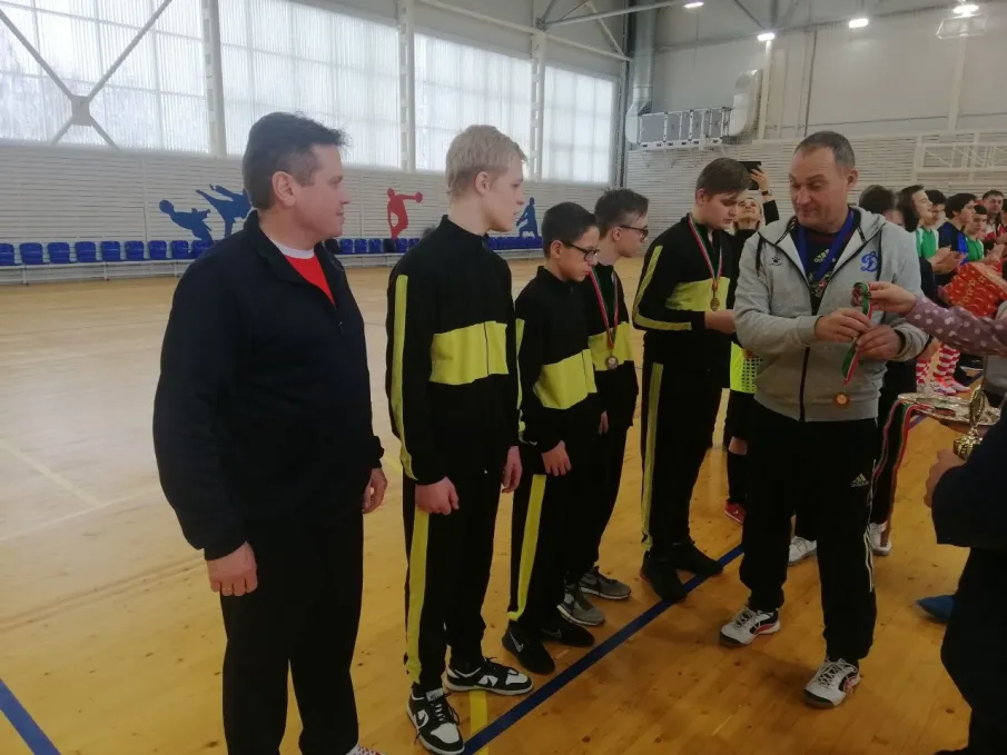 Команда школы по мини-футболу В1 стали бронзовыми призерами Турнир